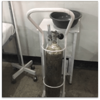 Zuurstof-cilinders een algemeen toegepaste wijze van beademing van patiënten